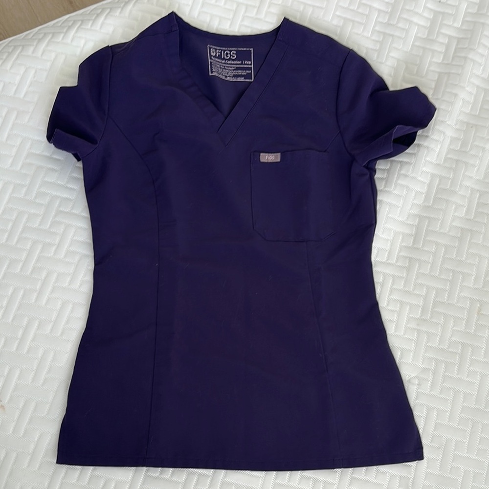 FIGS Used Scrub Catarina slim top  Purple Jam